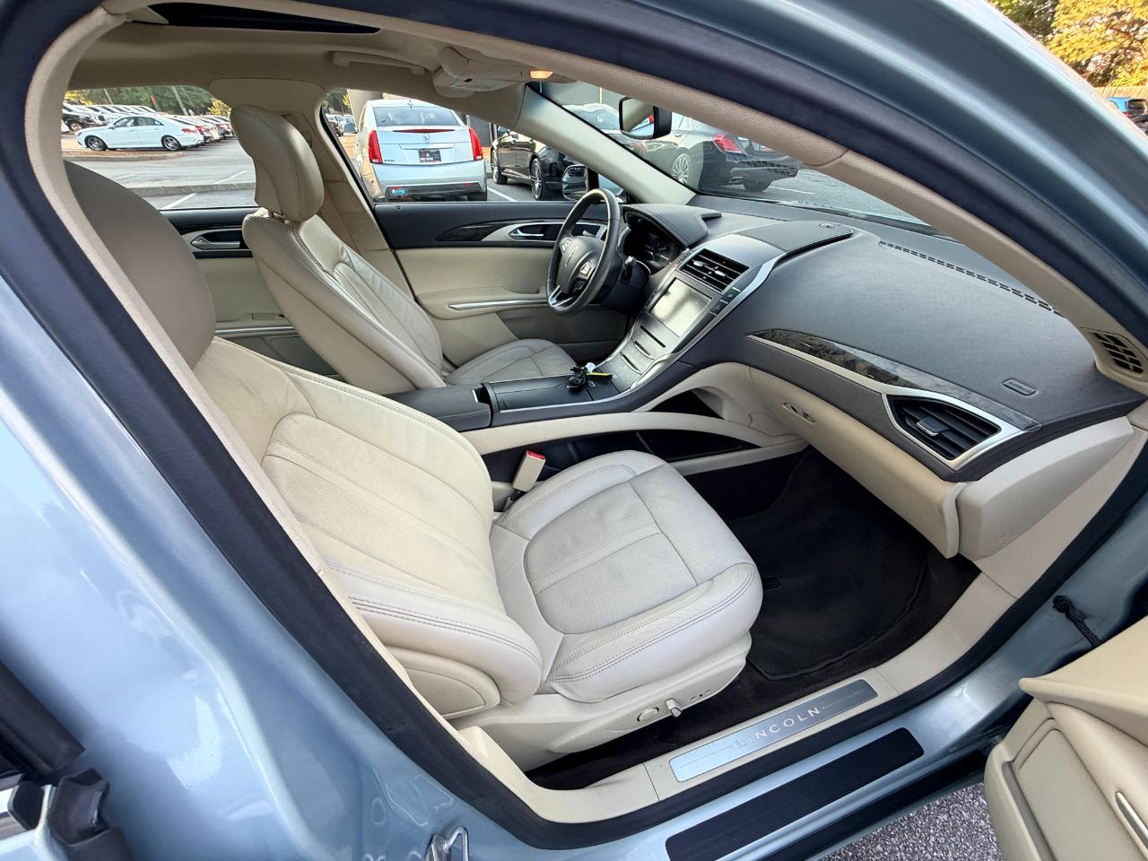 Lincoln MKZ Hybrid Sedan 2014