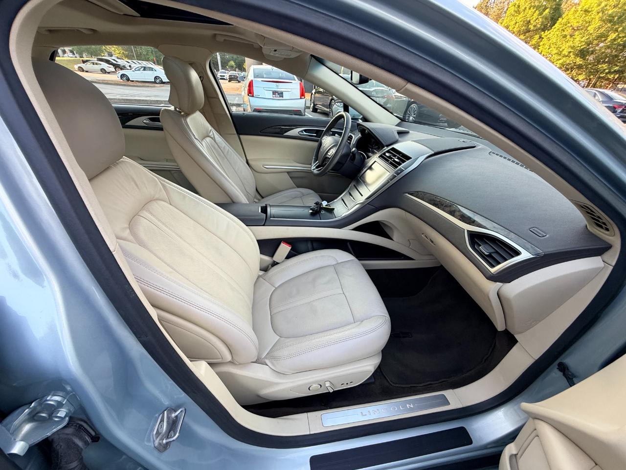 Lincoln MKZ Hybrid Sedan 2014