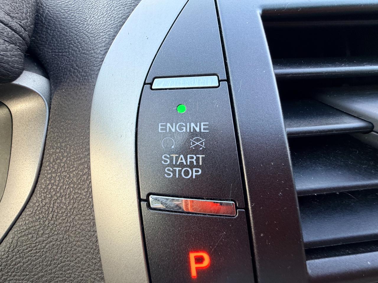 Lincoln MKZ Hybrid Sedan 2014