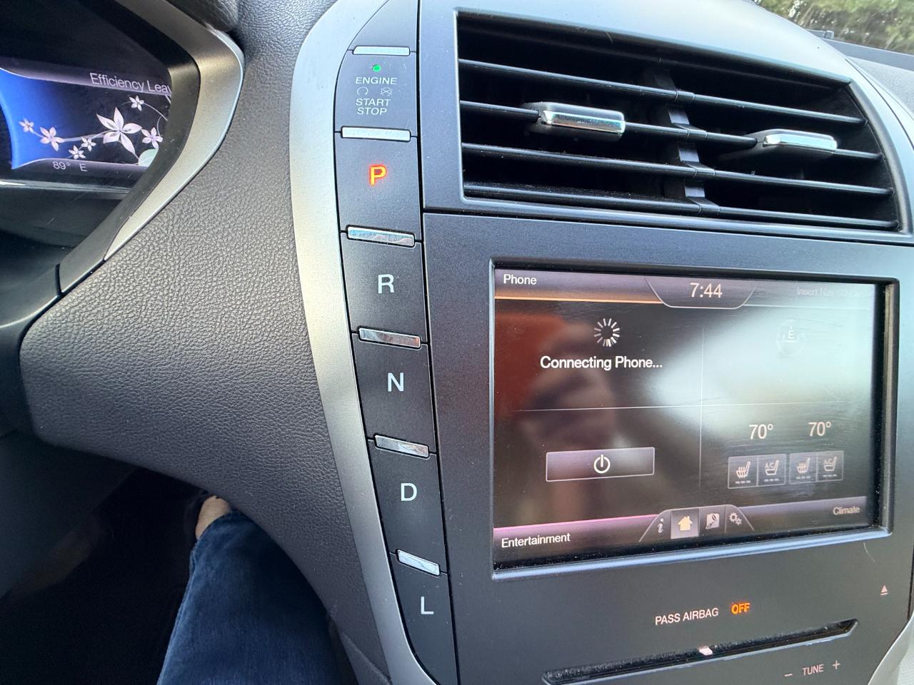 Lincoln MKZ Hybrid Sedan 2014