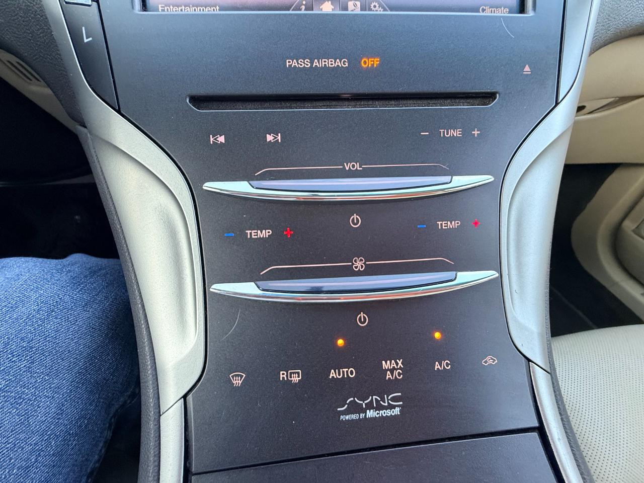 Lincoln MKZ Hybrid Sedan 2014