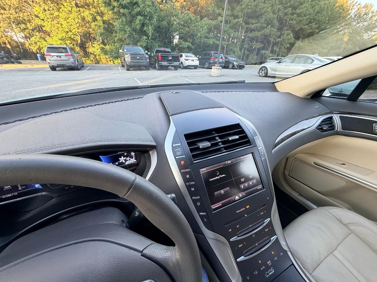 Lincoln MKZ Hybrid Sedan 2014