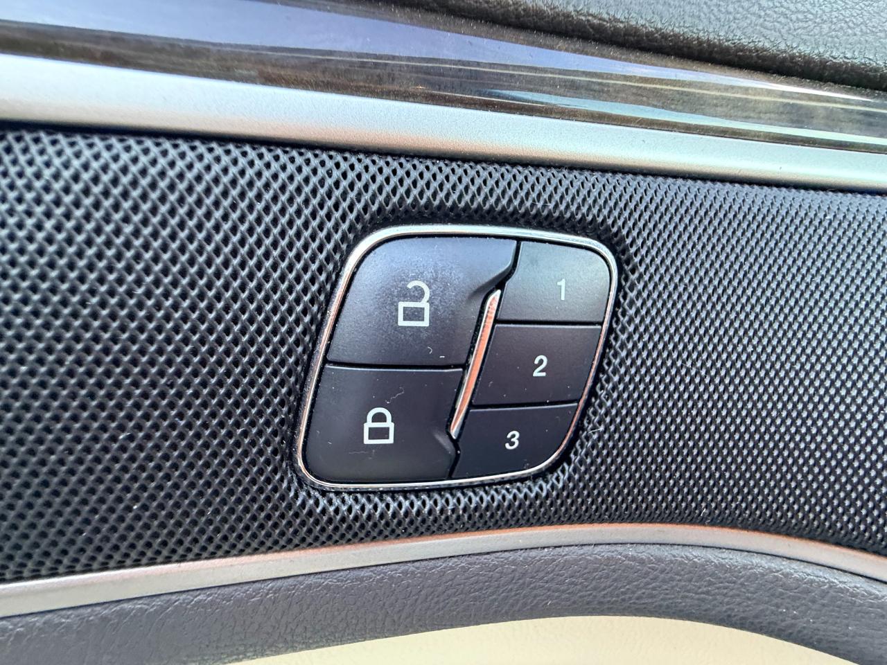 Lincoln MKZ Hybrid Sedan 2014