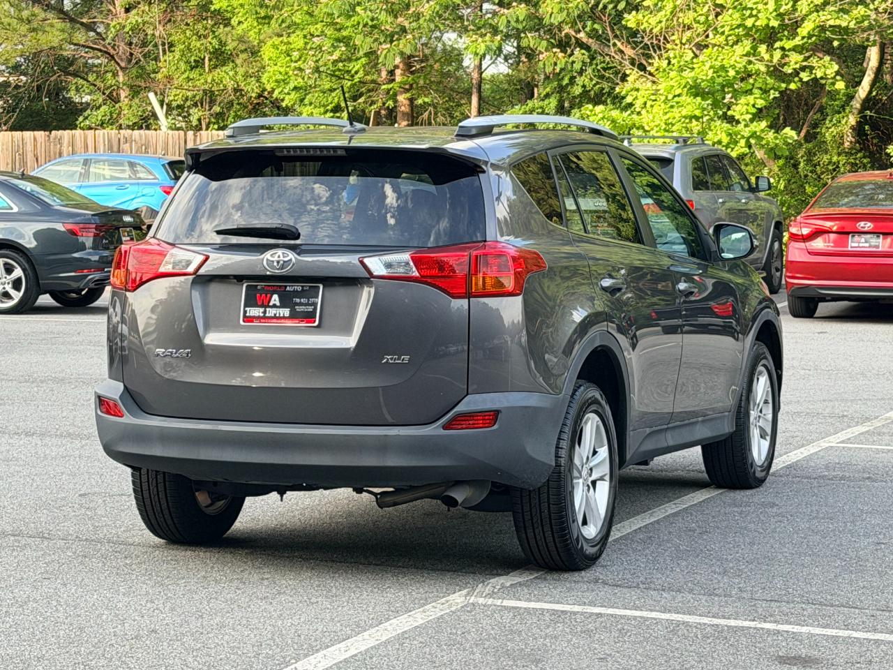 Toyota RAV4 XLE FWD 2014