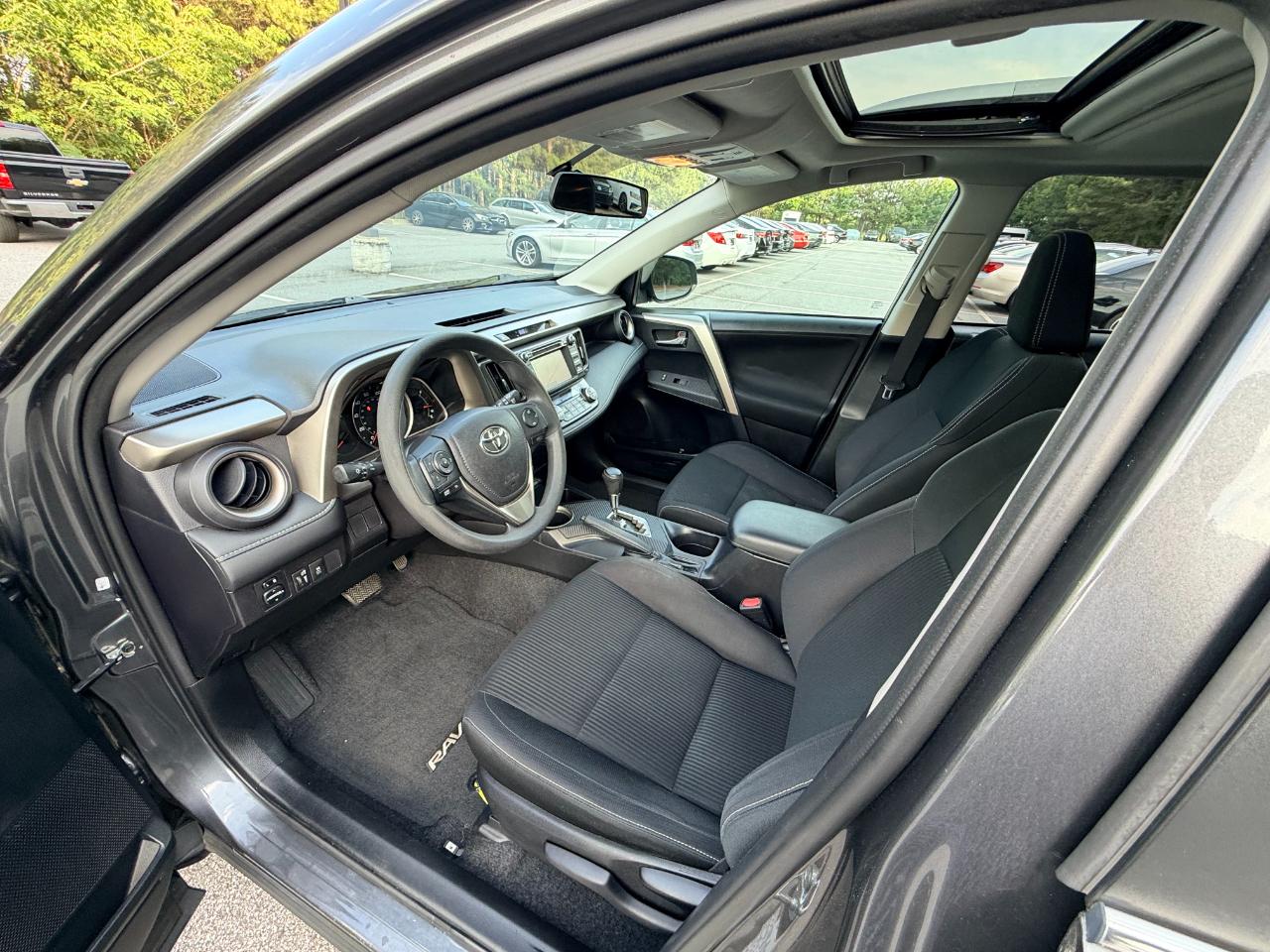 Toyota RAV4 XLE FWD 2014
