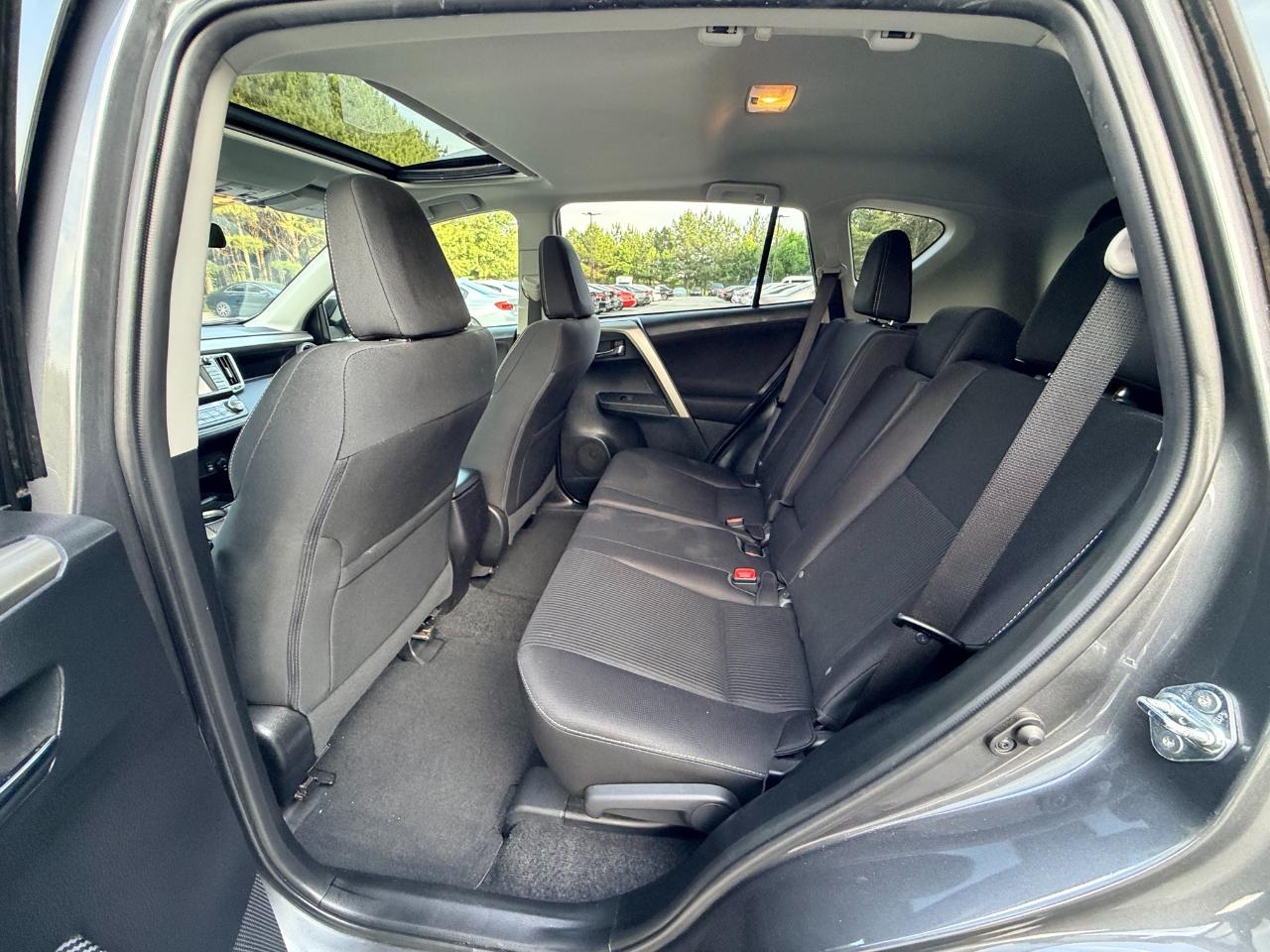 Toyota RAV4 XLE FWD 2014