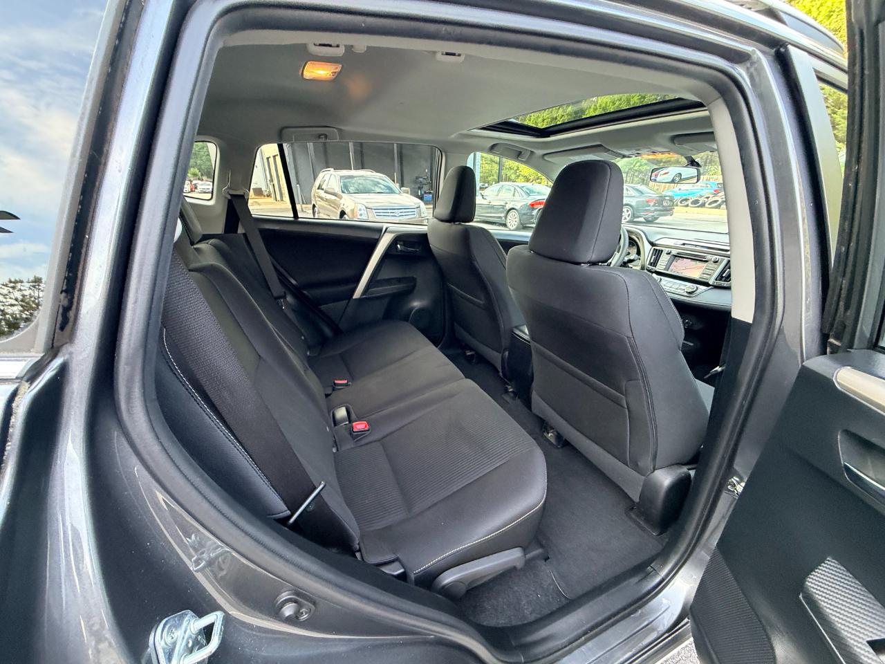 Toyota RAV4 XLE FWD 2014
