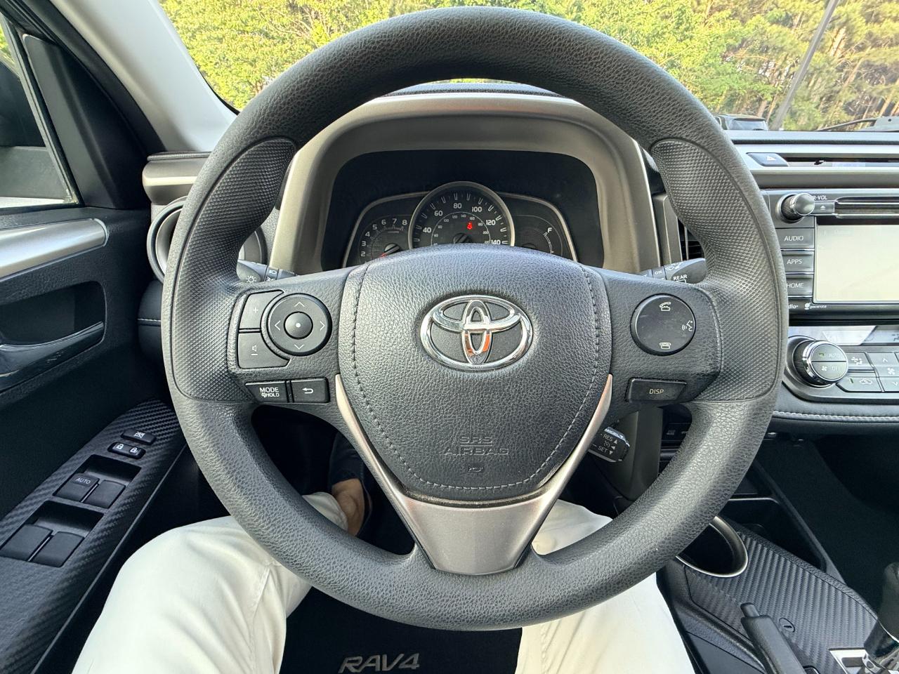 Toyota RAV4 XLE FWD 2014