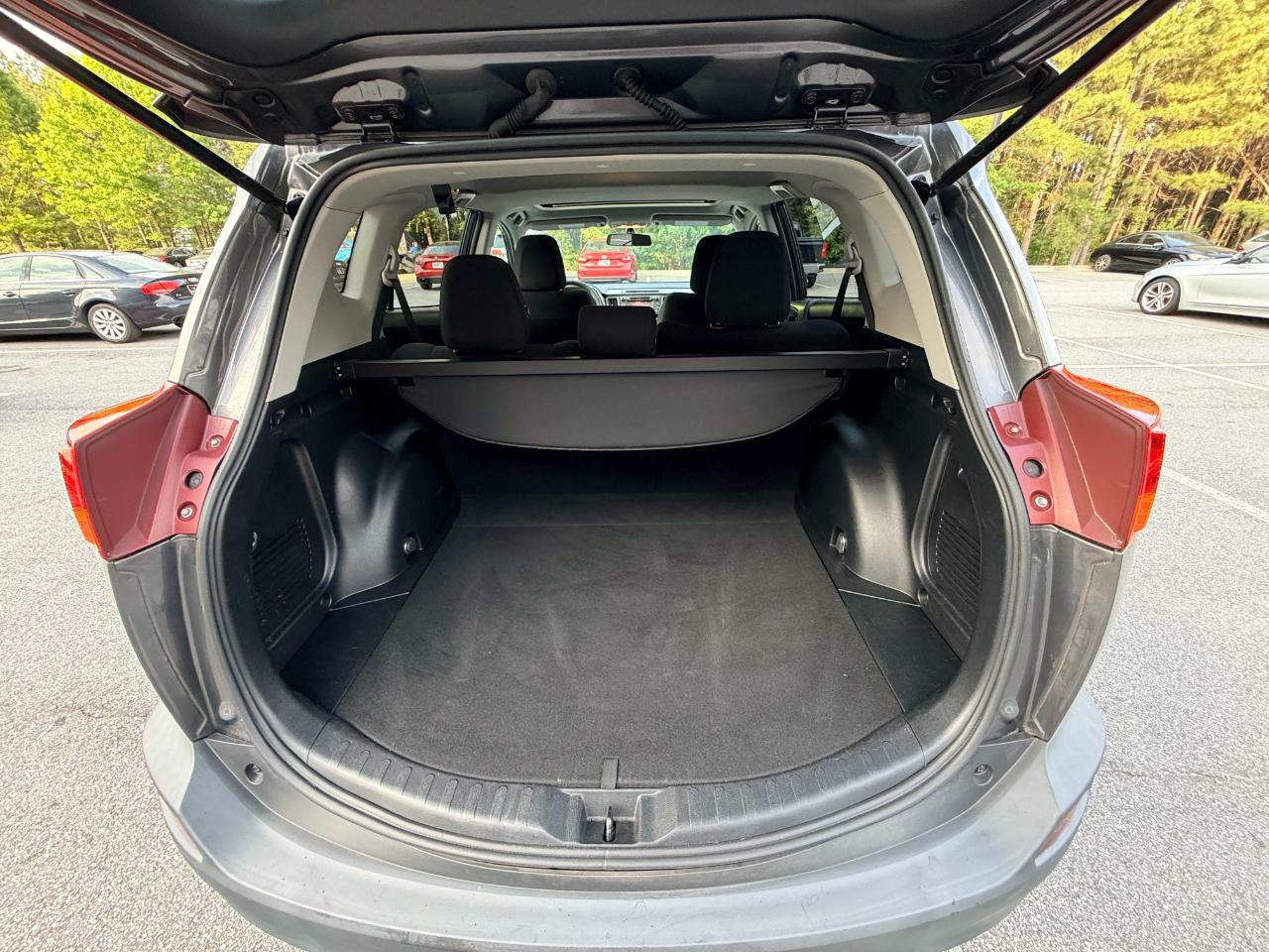 Toyota RAV4 XLE FWD 2014