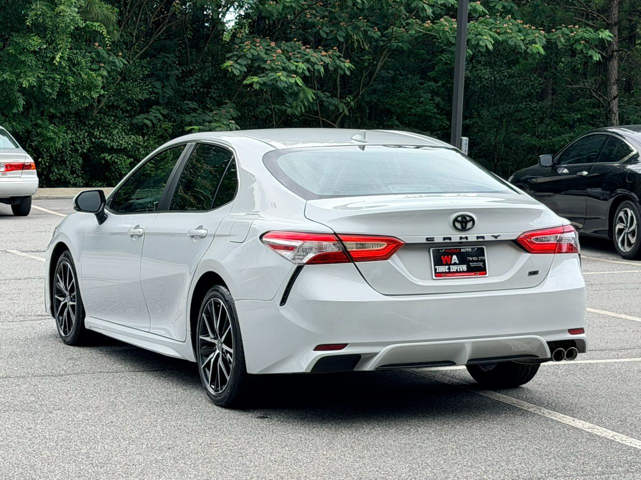 Toyota Camry SE 2023