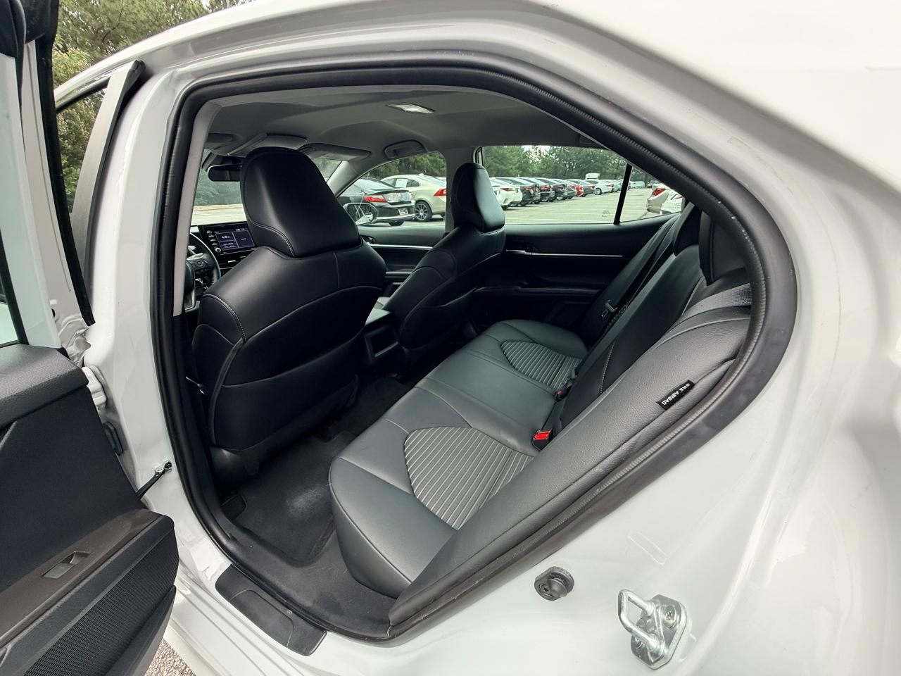 Toyota Camry SE 2023