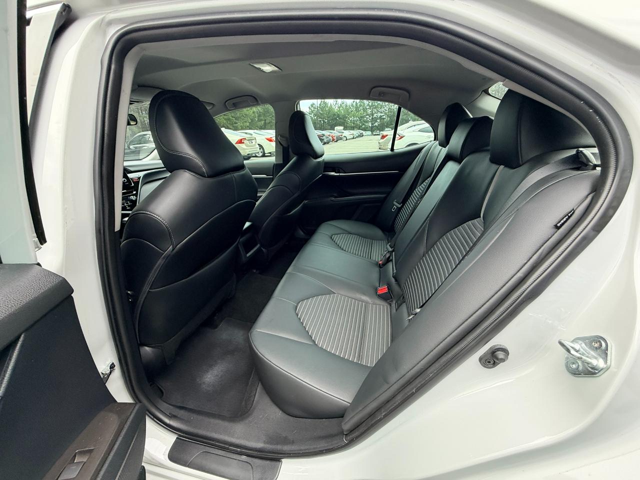 Toyota Camry SE 2023