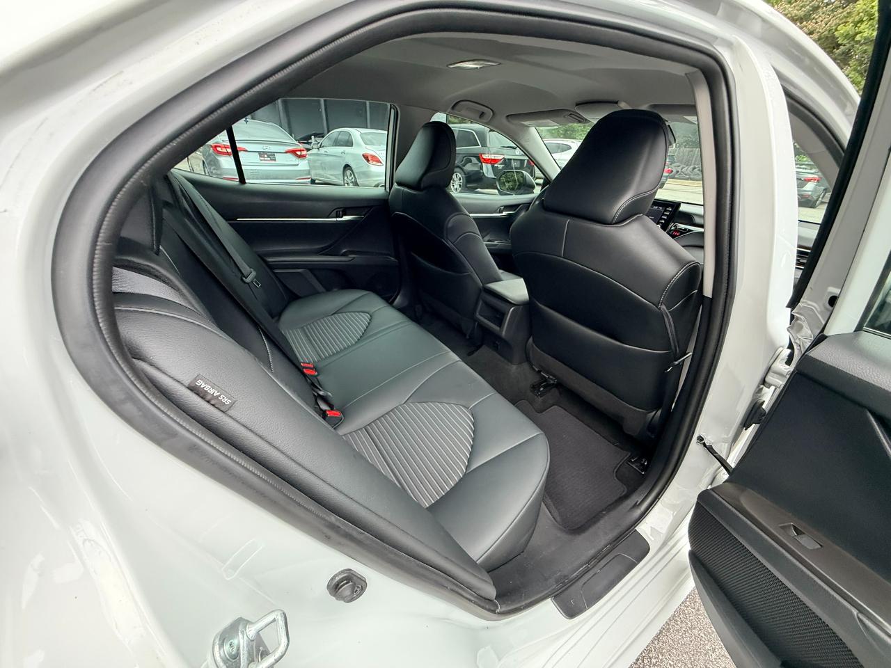 Toyota Camry SE 2023