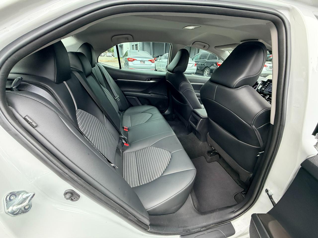 Toyota Camry SE 2023