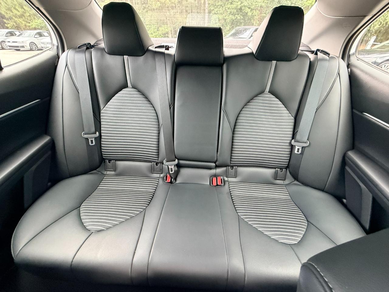 Toyota Camry SE 2023