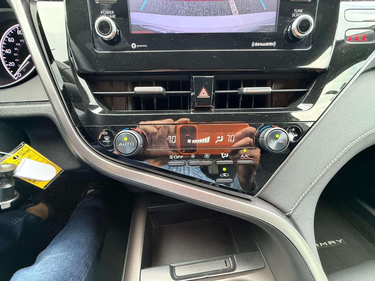 Toyota Camry SE 2023