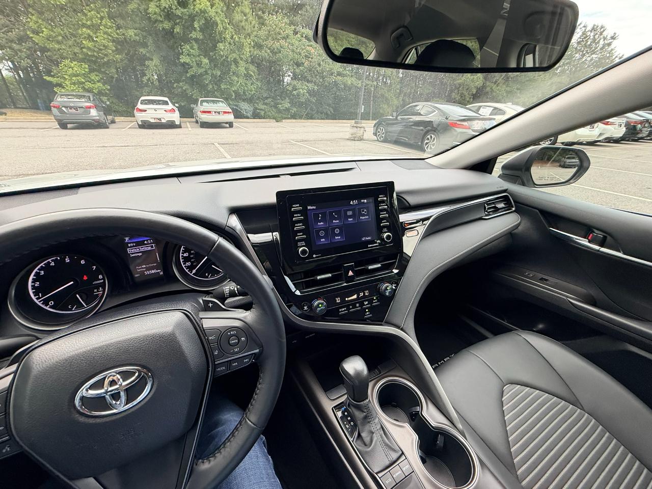 Toyota Camry SE 2023