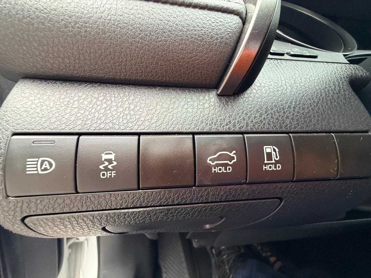 Toyota Camry SE 2023