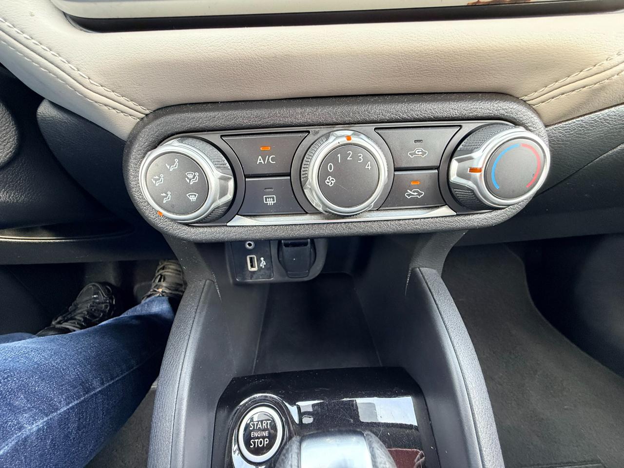 Nissan Versa SV 2020