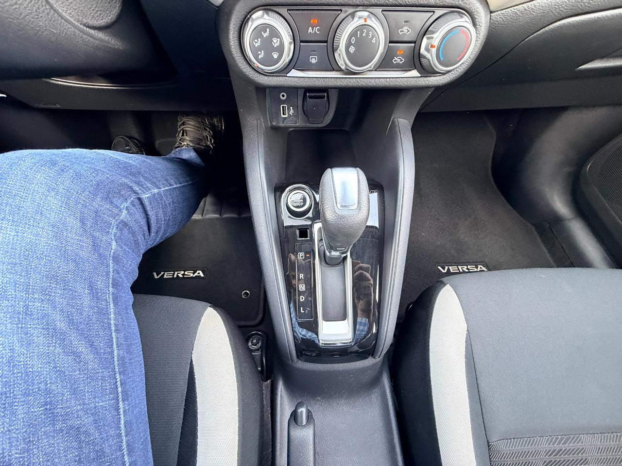 Nissan Versa SV 2020