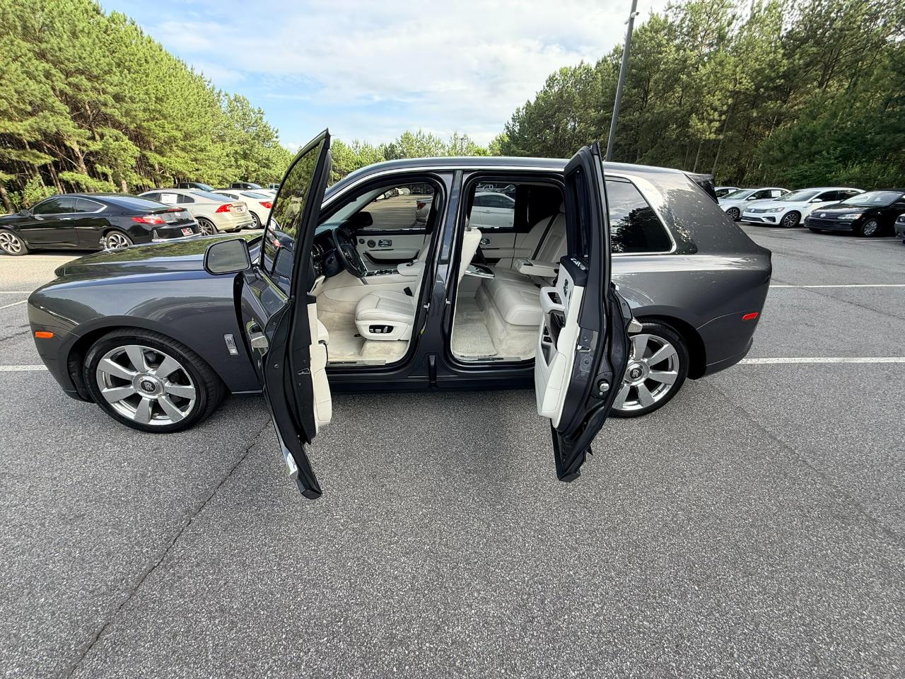 Rolls-Royce Cullinan Base 2019