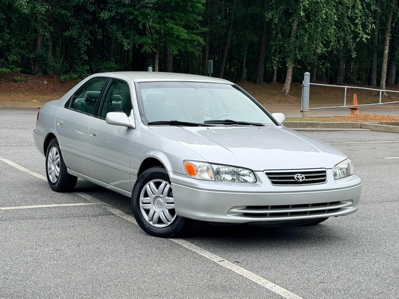 Toyota Camry LE 2000