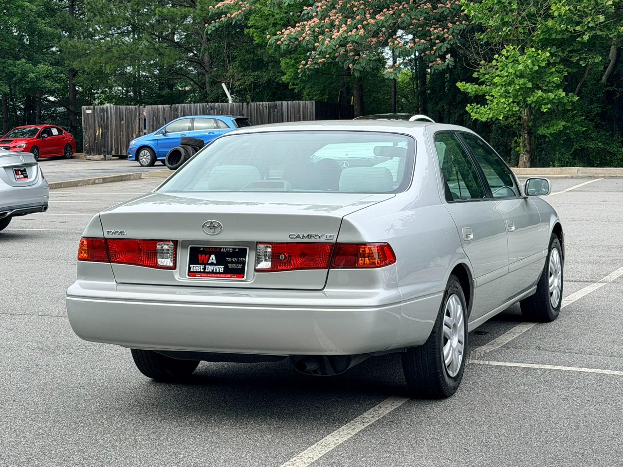 Toyota Camry LE 2000