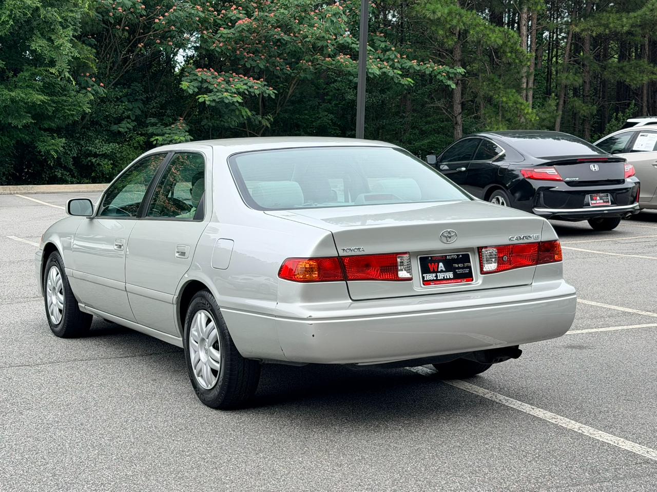 Toyota Camry LE 2000