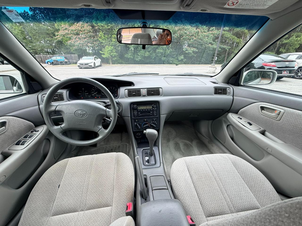 Toyota Camry LE 2000