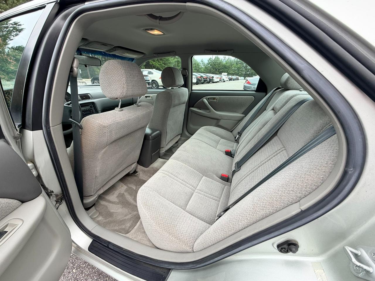 Toyota Camry LE 2000