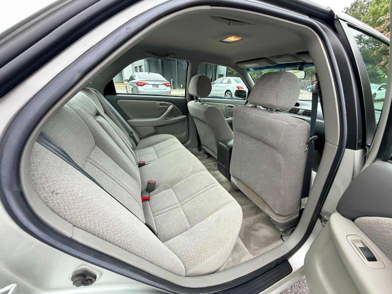 Toyota Camry LE 2000