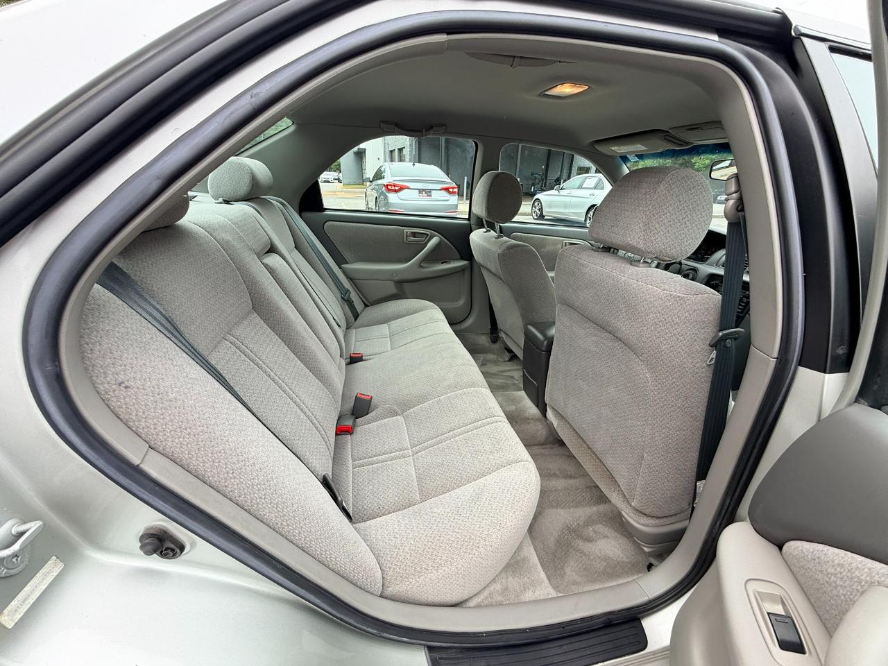 Toyota Camry LE 2000