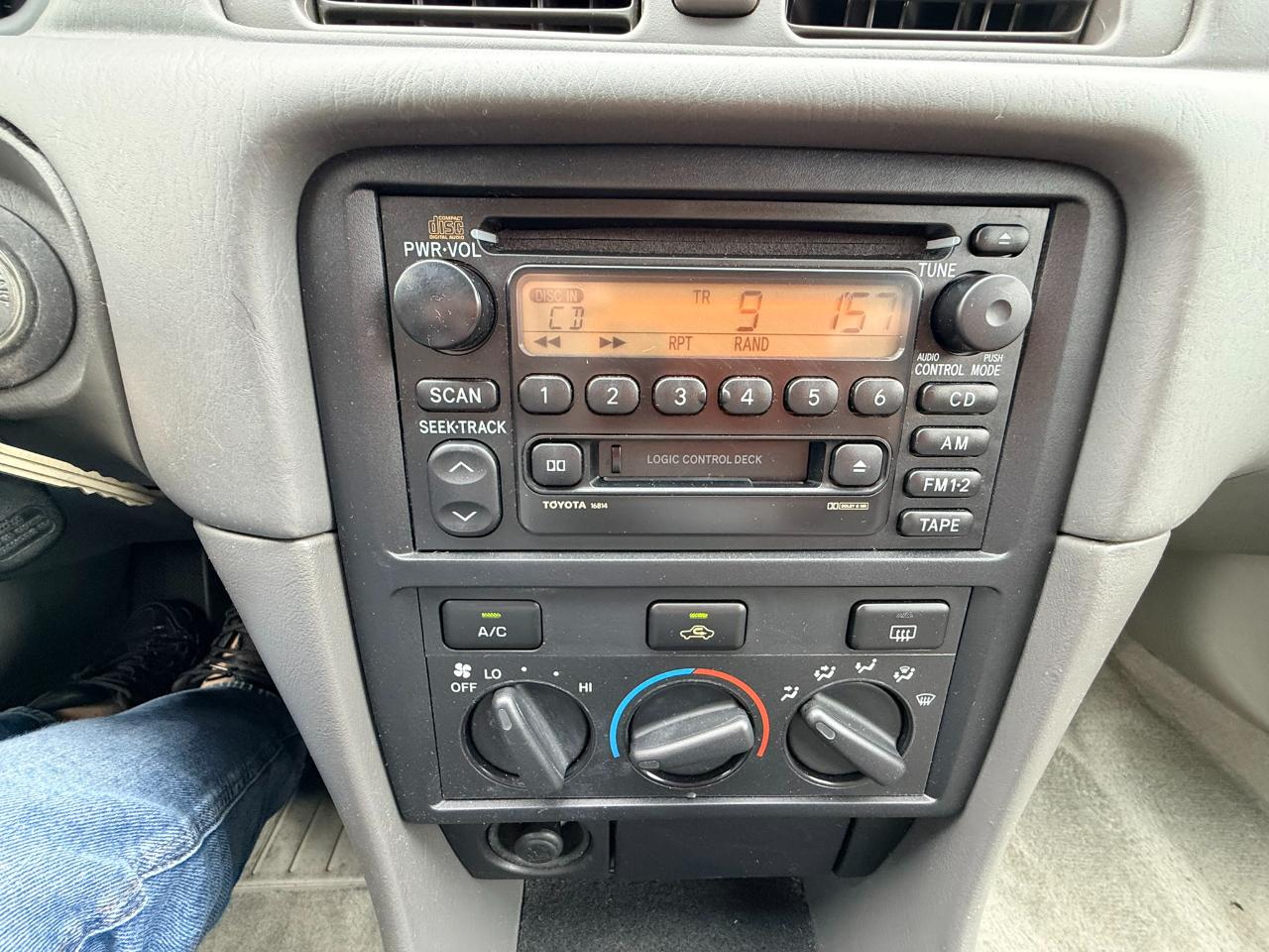 Toyota Camry LE 2000
