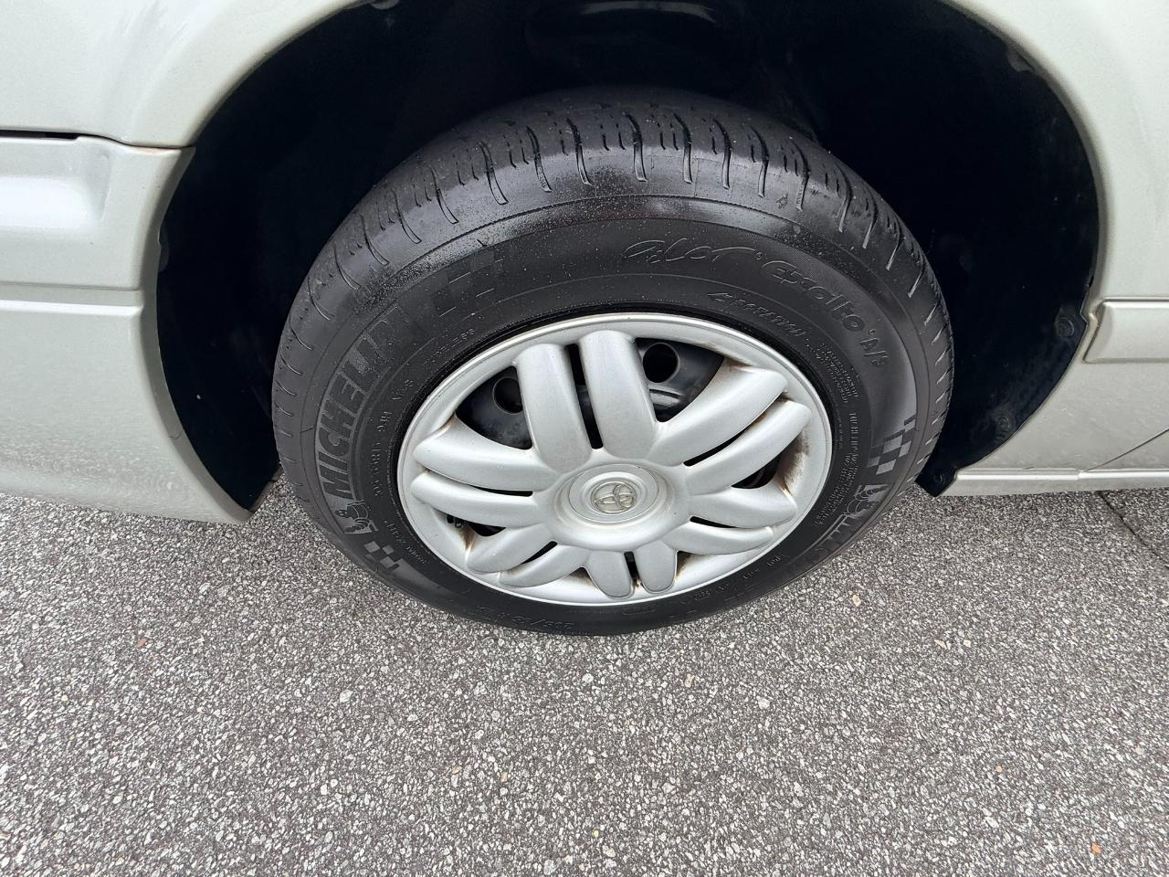 Toyota Camry LE 2000