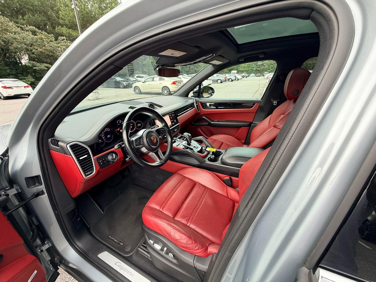 Porsche Cayenne Base 2021