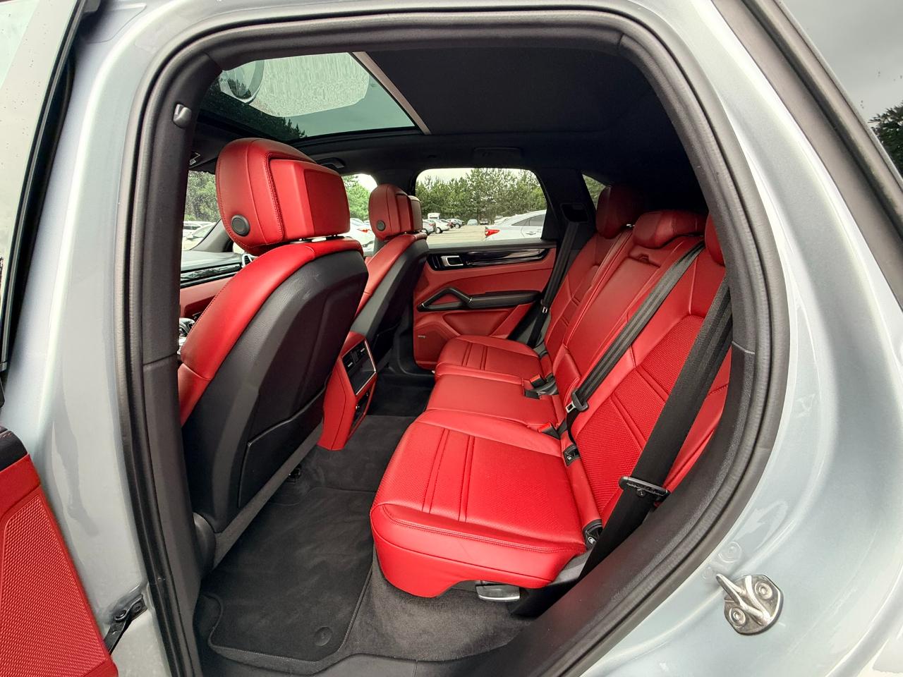 Porsche Cayenne Base 2021