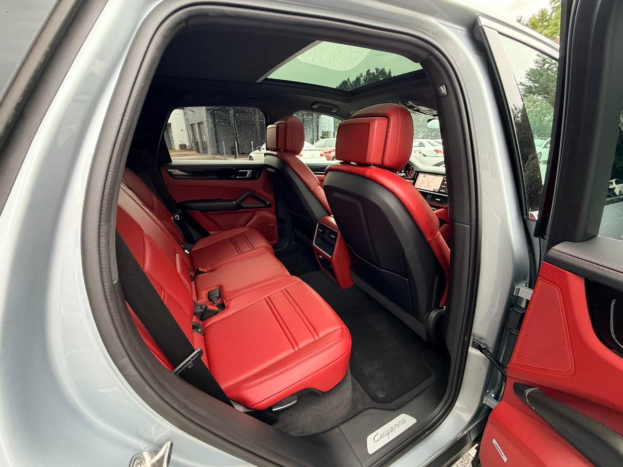 Porsche Cayenne Base 2021