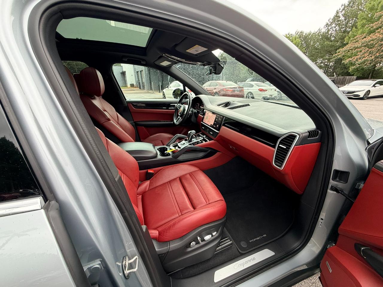Porsche Cayenne Base 2021