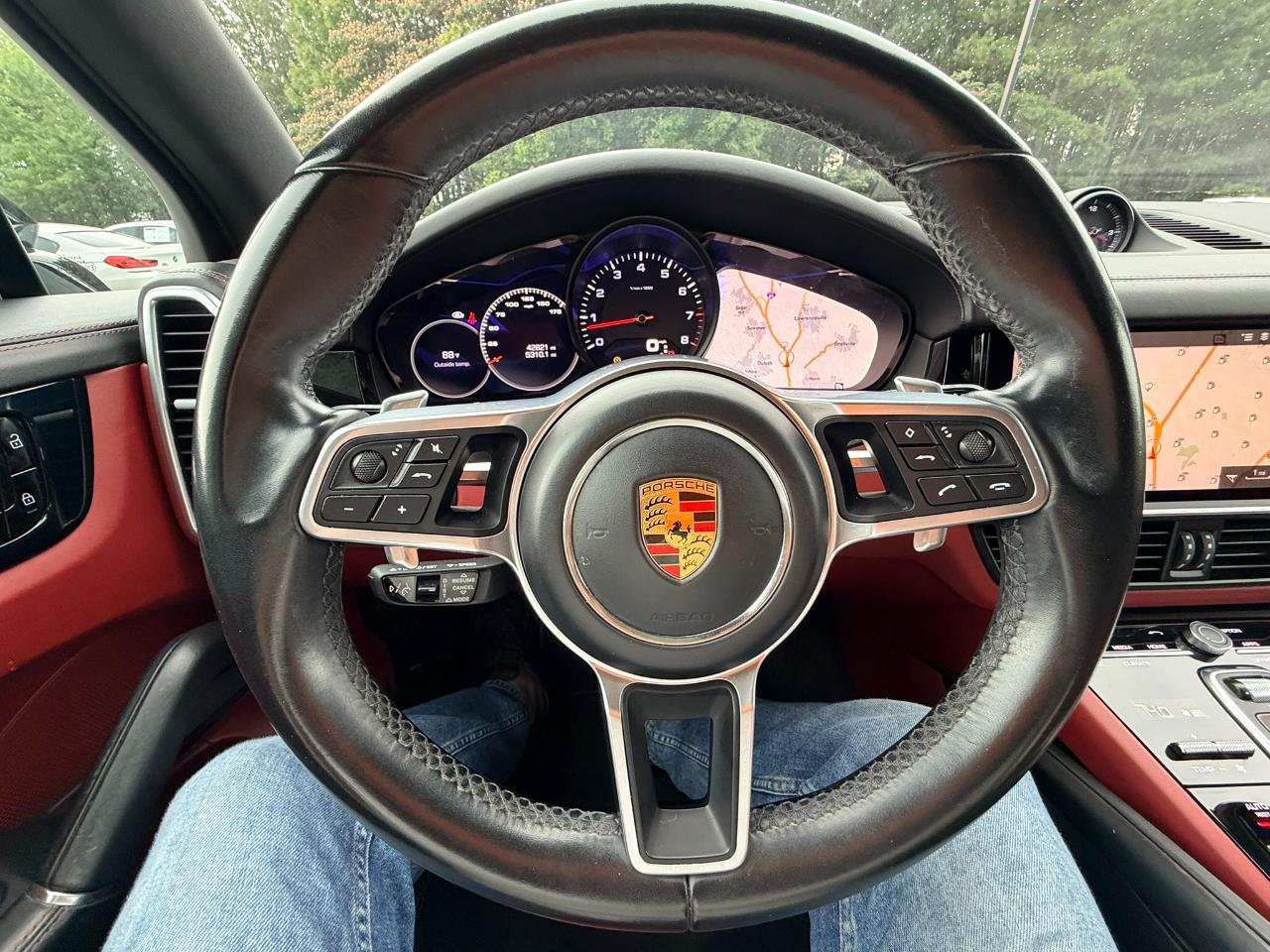 Porsche Cayenne Base 2021