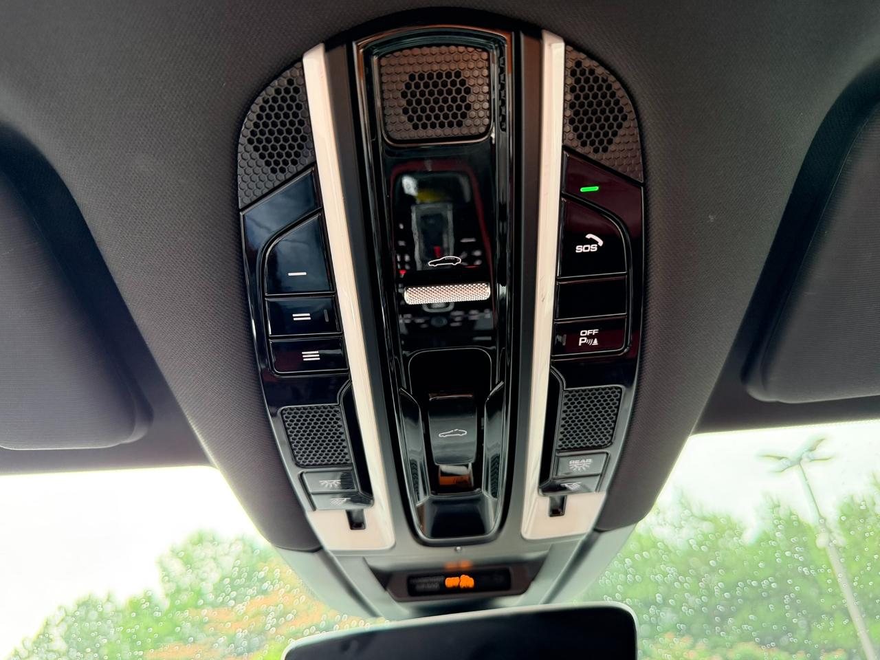 Porsche Cayenne Base 2021