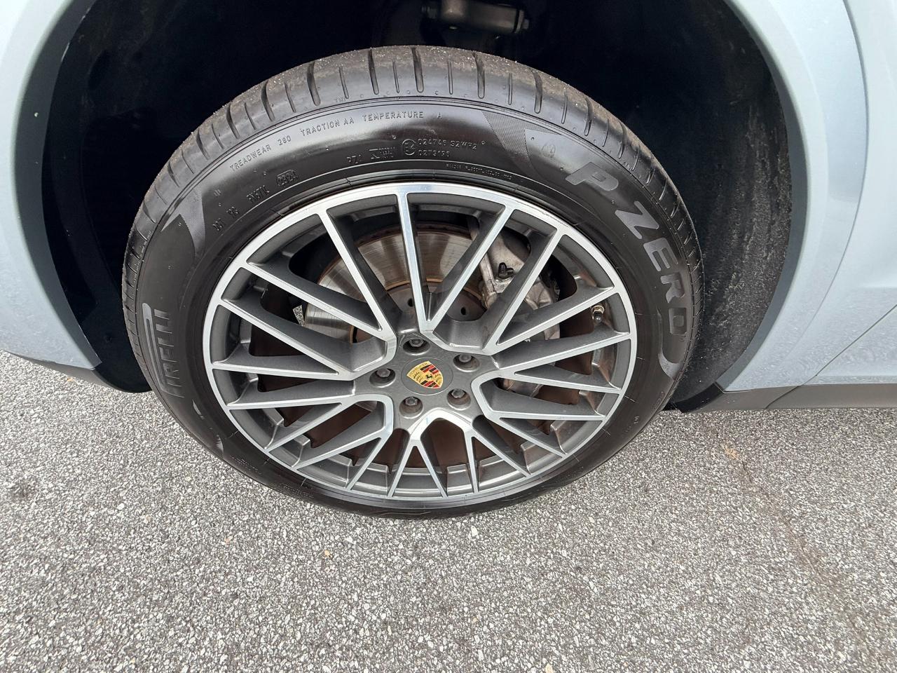 Porsche Cayenne Base 2021