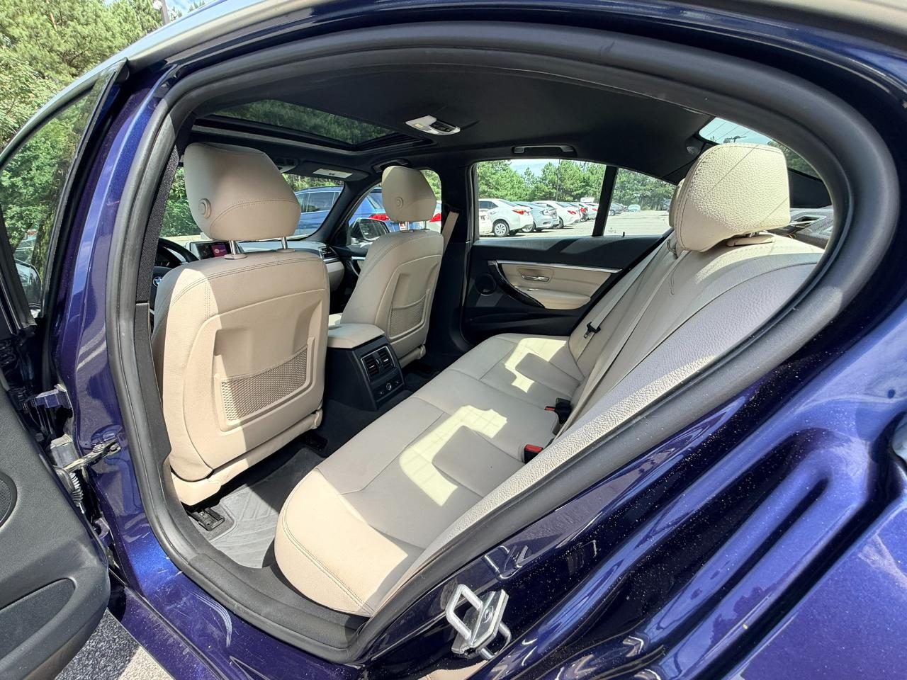 BMW 3-Series 330i xDrive SULEV Sedan 2017
