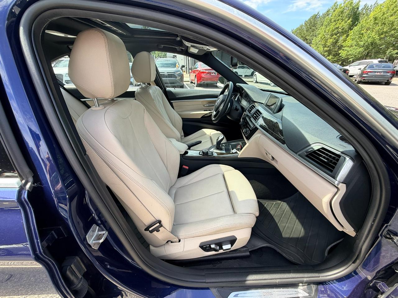 BMW 3-Series 330i xDrive SULEV Sedan 2017