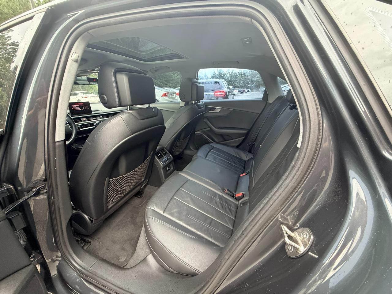Audi A4 2.0T Premium Sedan 2017