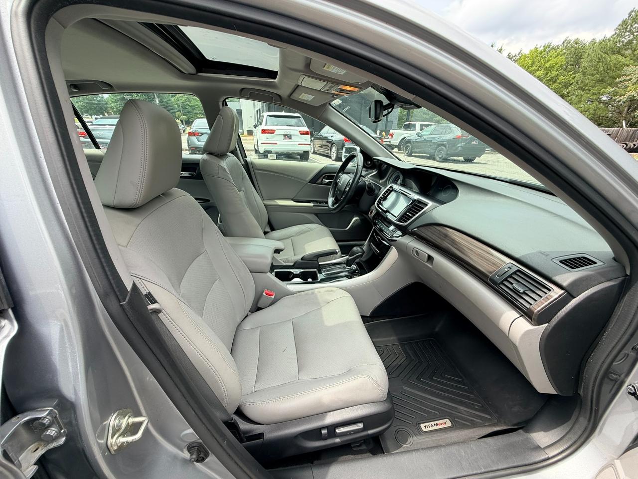Honda Accord EX-L Sedan AT with Navigation System 2017