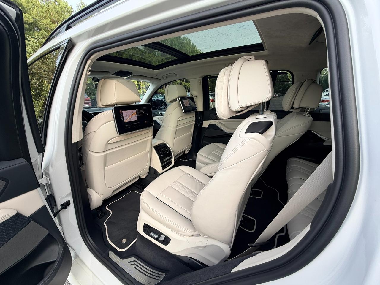 BMW Alpina XB7  2022