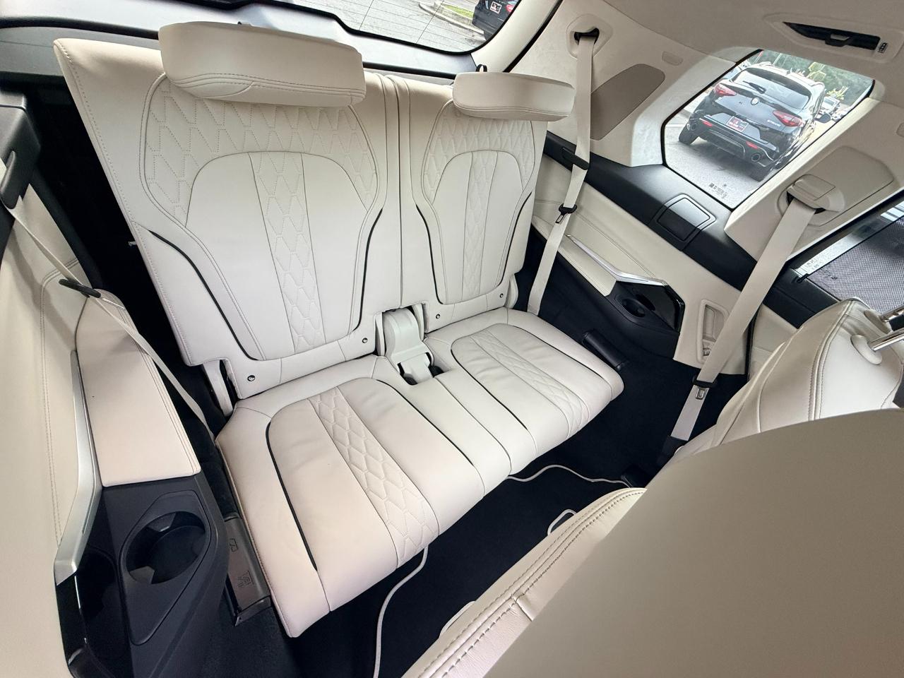 BMW Alpina XB7  2022
