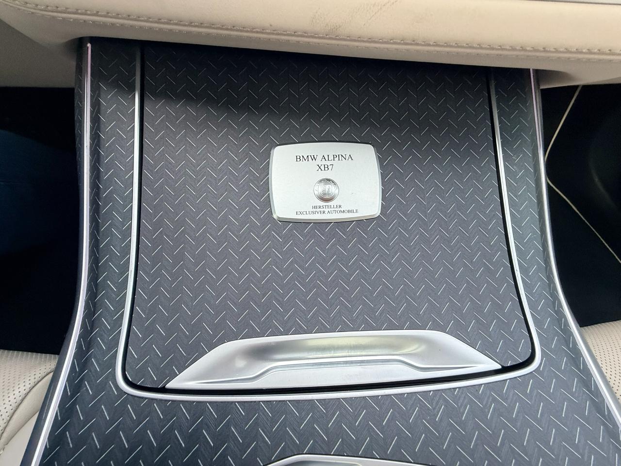 BMW Alpina XB7  2022