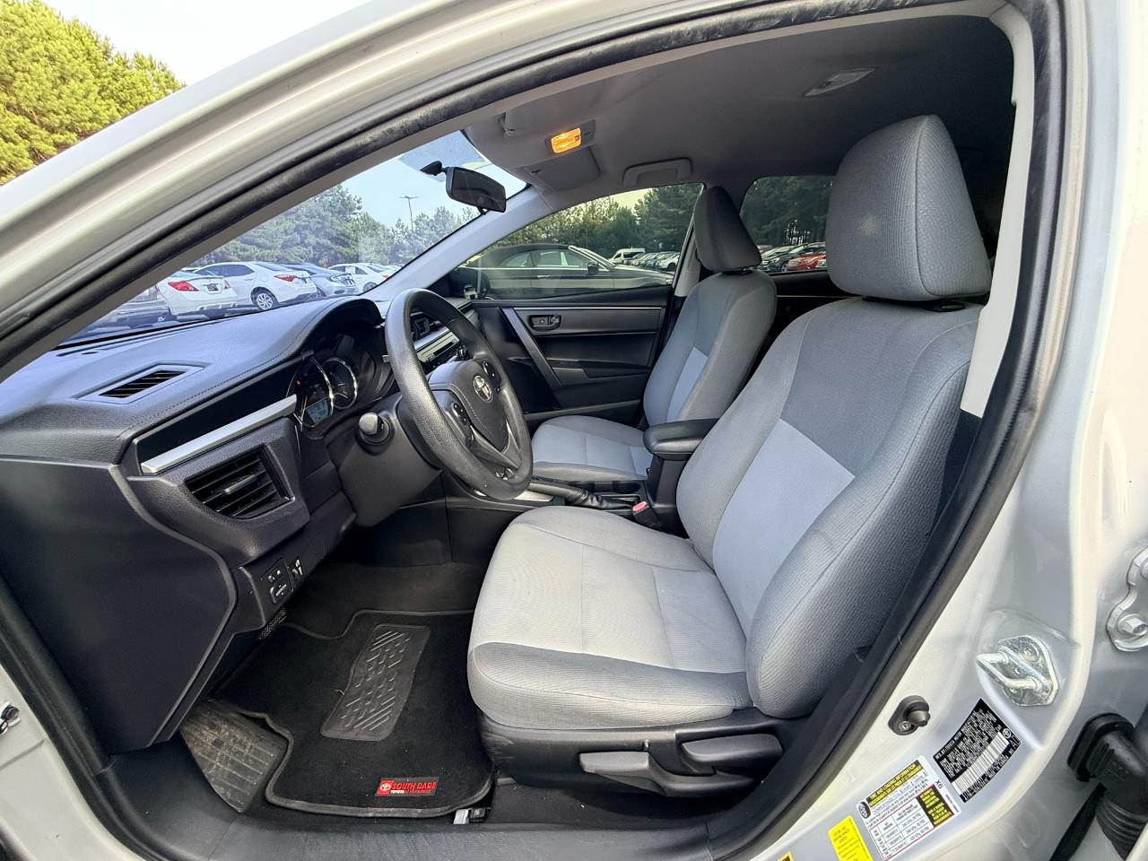 Toyota Corolla L 4-Speed AT 2015