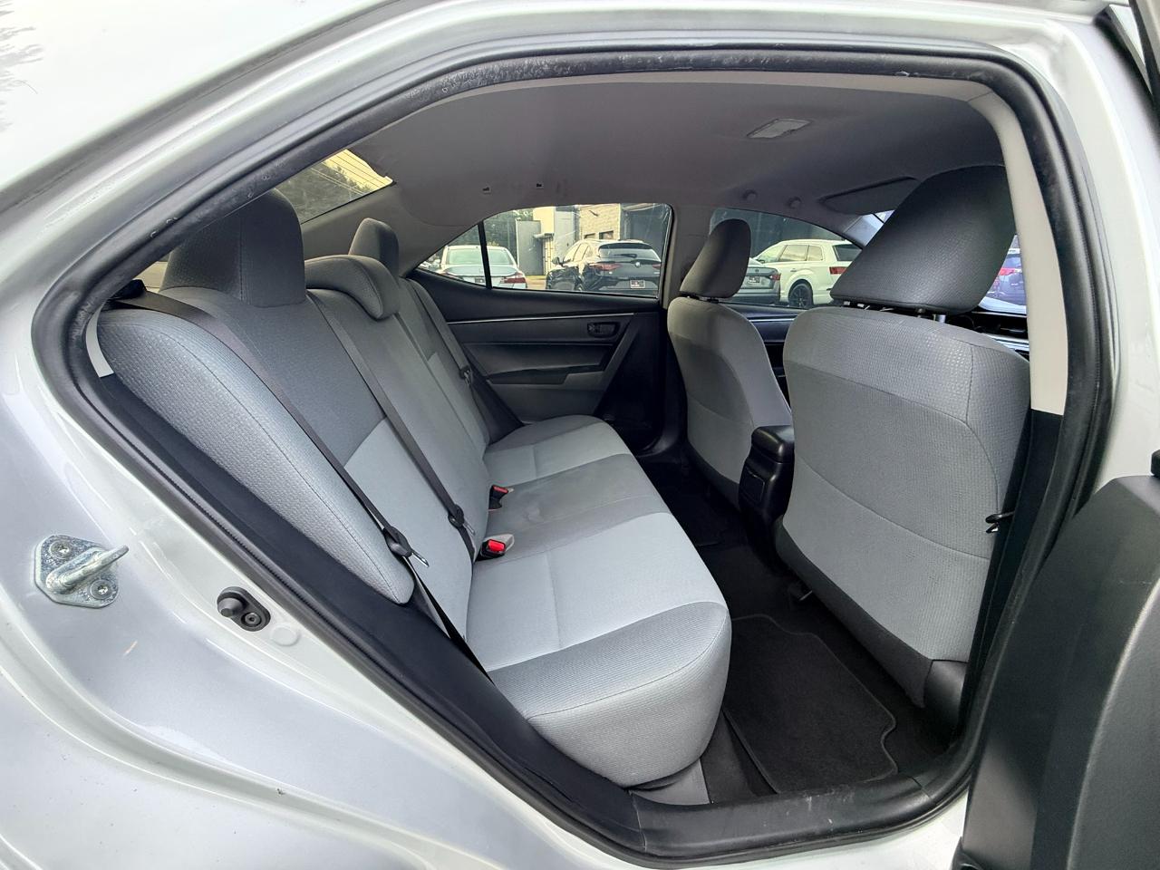 Toyota Corolla L 4-Speed AT 2015